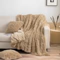 Miniatyrbillede 2 af 4: YETI 200x220 sengetæppetæppe med pelsstruktur beige