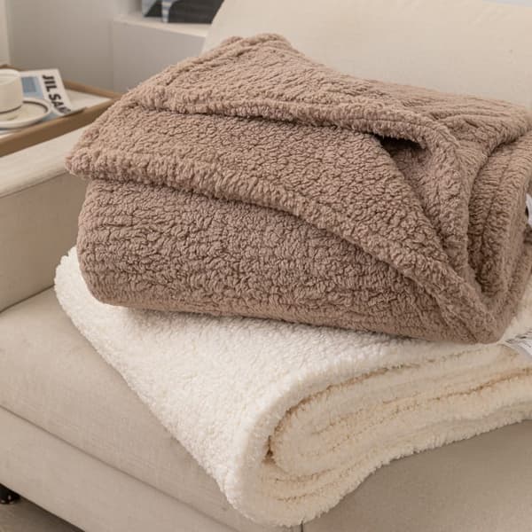Tæppekast Dreamy boucle 150x200 brun blød boucle+lam