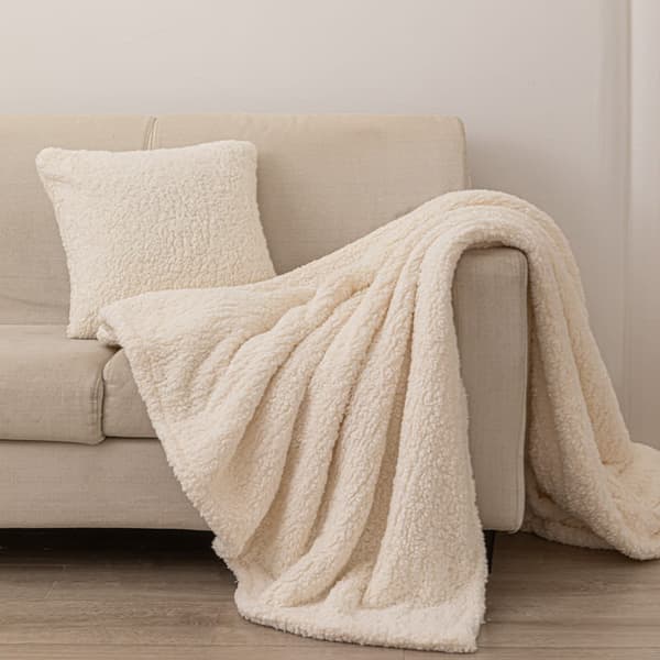 Tæppekast Dreamy boucle 150x200 creme blød boucle+lam