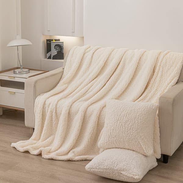 Tæppekast Dreamy boucle 150x200 creme blød boucle+lam