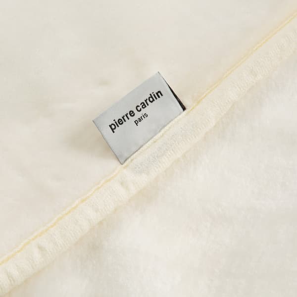 Pierre Cardin CLARA1 Filt 220x240 Pierre Cardin Eurofirany kräm fluffig och varm broderad logotyp