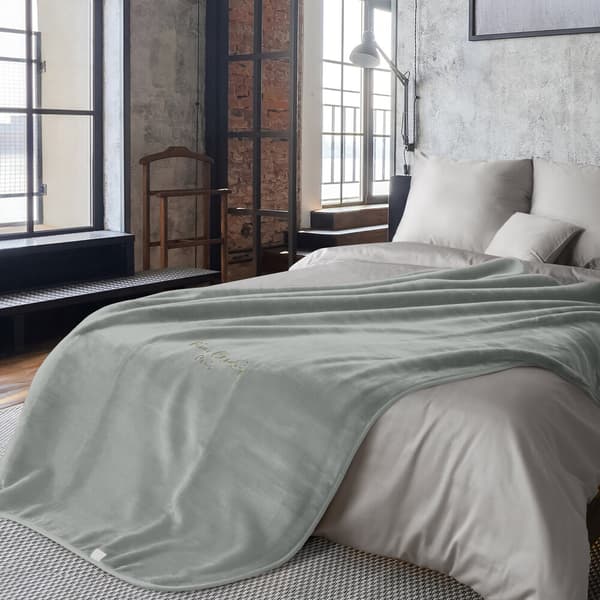 Pierre Cardin CLARA1 Tæppe 160x220 Pierre Cardin Eurofirany sølv fluffy og varmt broderet logo