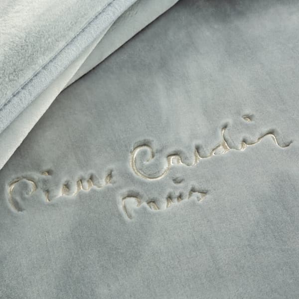 Pierre Cardin Tæppe CLARA1 220x240 Pierre Cardin Eurofirany sølv luftigt og varmt broderet logo