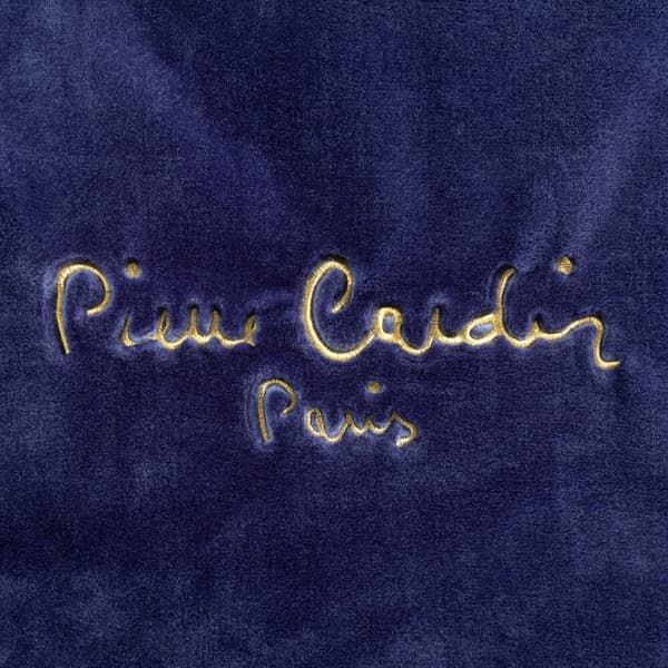 Pierre Cardin CLARA1 Filt 220x240 Pierre Cardin Eurofirany marinblå fluffig och varm broderad logotyp