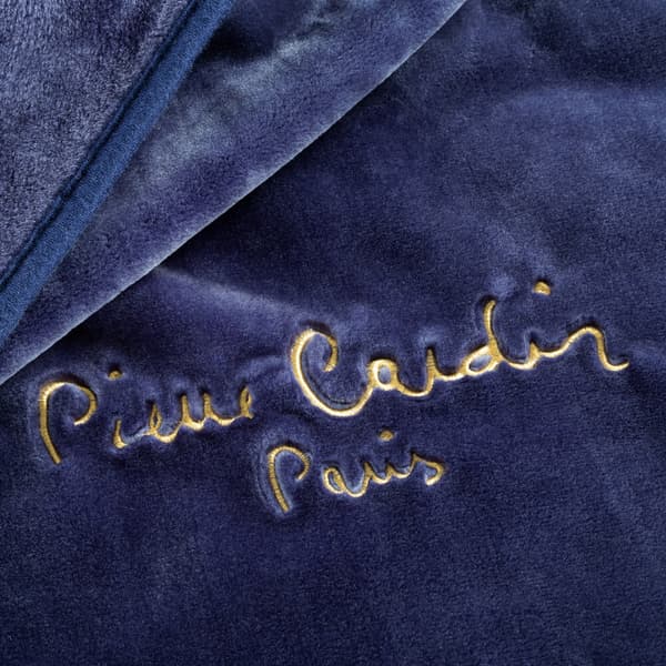 Pierre Cardin CLARA1 Filt 220x240 Pierre Cardin Eurofirany marinblå fluffig och varm broderad logotyp