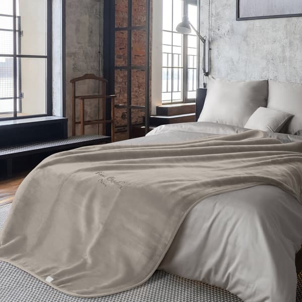 Pierre Cardin CLARA1 Tæppe 160x220 Pierre Cardin Eurofirany mørk beige fluffy og varm broderet l