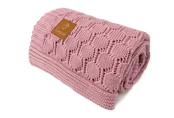 Bambufilt med genombruten mönstrad kant 80x100 rosa