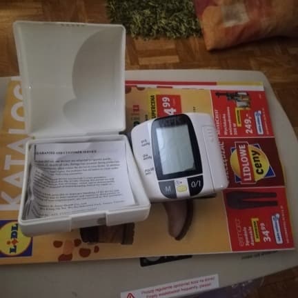 OMRON RS4 -rannevopainemittari