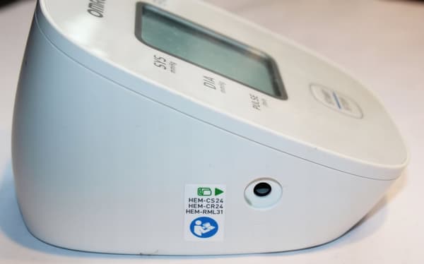 OMRON M2 Basic Hem-7121J-E verenpainemittari