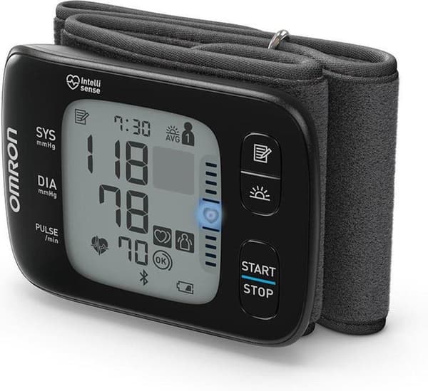 Omron RS7 Intelli IT Wrist Automatic 2 käyttäjää
