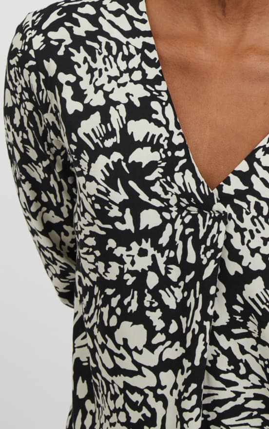 Vila - Viaya LS V-neck Top
