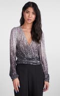 Miniatyrbild 1 av 4: Pieces - pcDelphia New Wrap Top