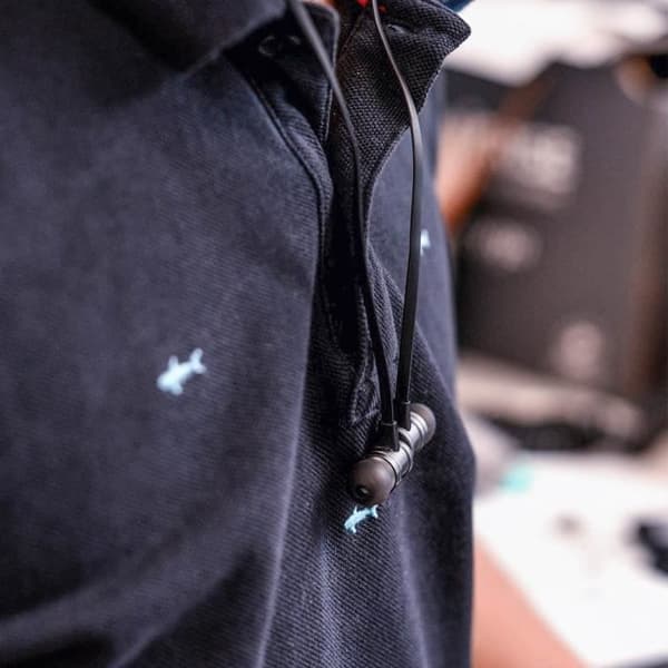 Magnetiska Bluetooth In-ear hörlurar Fjärrkontroll + Mikrofon Svart