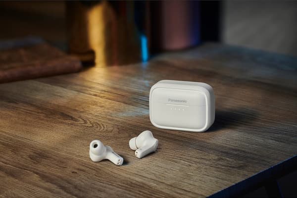 Panasonic wireless earbuds RZ-B210WDE-K, white
