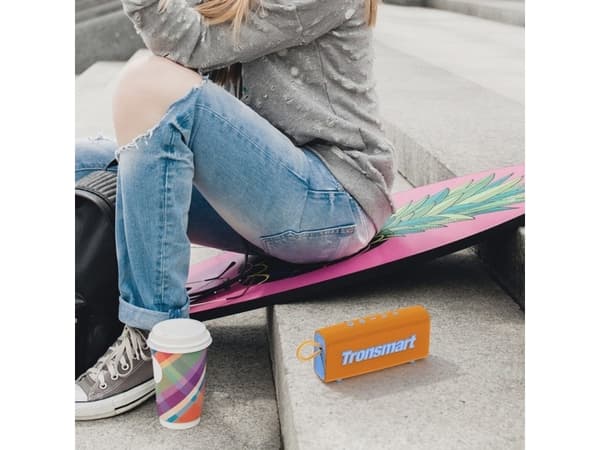 Tronsmart Trip langaton Bluetooth 5.3 -kaiutin, IPX7 vedenpitävä 10W oranssi väri