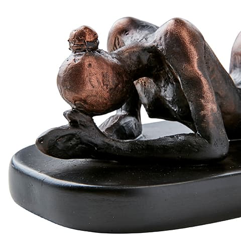 Pose Staty Ben Upp Brons/Svart 18x8x17 cm.