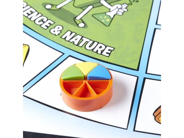 Trivial Pursuit Family Edition Lautapeli Triviapeli