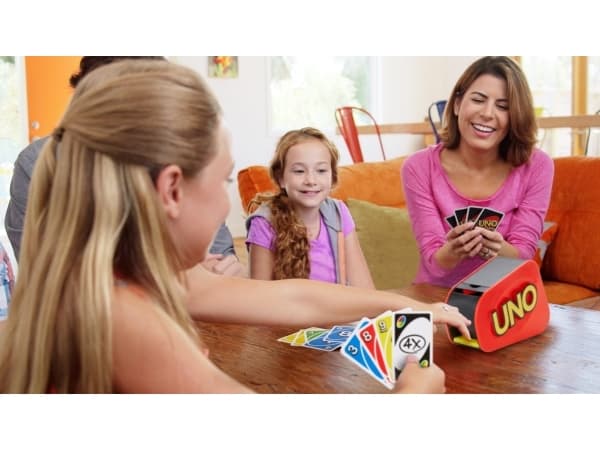 Games UNO Extreme, Korttipeli, Eroon korteista -peli, 7 vuosi/vuosia, Perhepeli