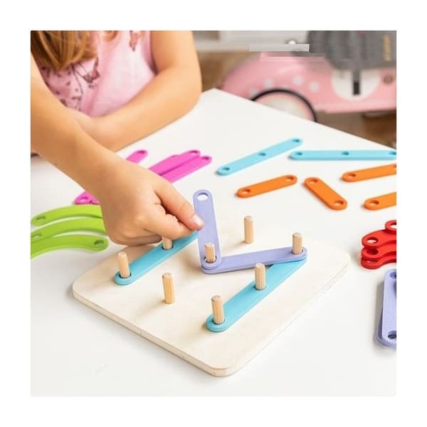Spelplan i trä för att skapa montessori