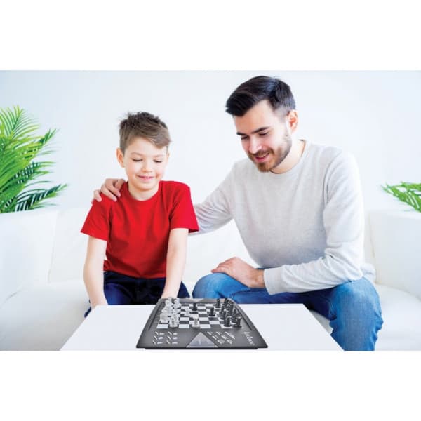 ChessMan Elite Elektroninen Shakki