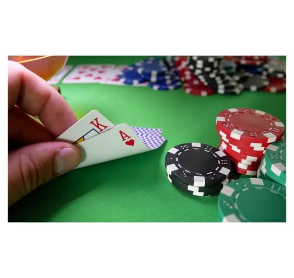 Tactic Poker 200 kotelo