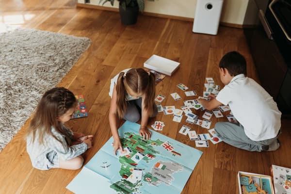 bo. Educational board game "English is fun" (In Estonian lang.)