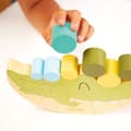 Miniatyrbild 2 av 4: Pedagogisk leksak - Coco - Krokodilbalans - Naturligt trä - 18 månader och över - 1 spelare eller fler