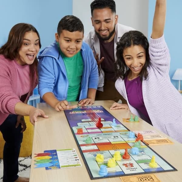 Monopol Gliss', familjegruppspel för barn, tonåringar och vuxna, från 8 år, 2 till 8 spelare, 20 minuter i genomsnitt, spel