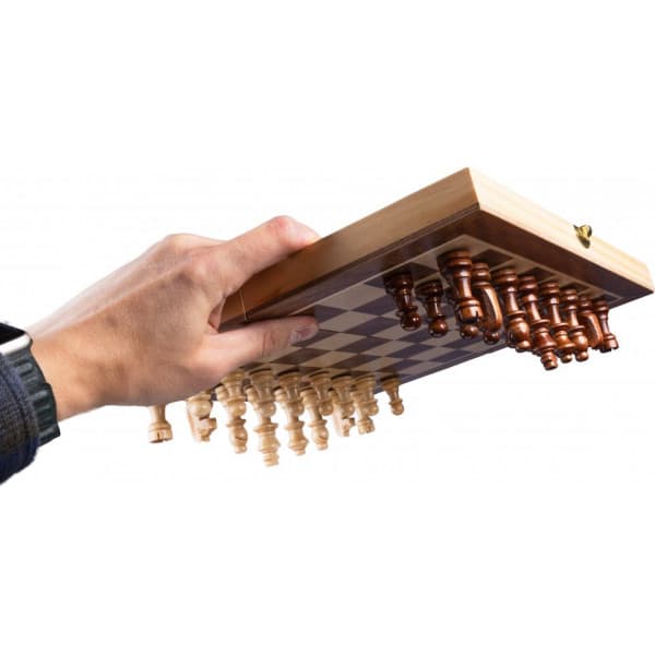 Schackspel i låda