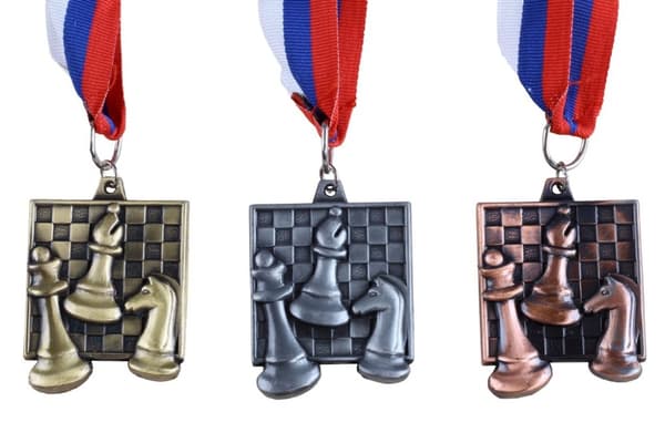 Kvadratisk schackmedalj - Silver