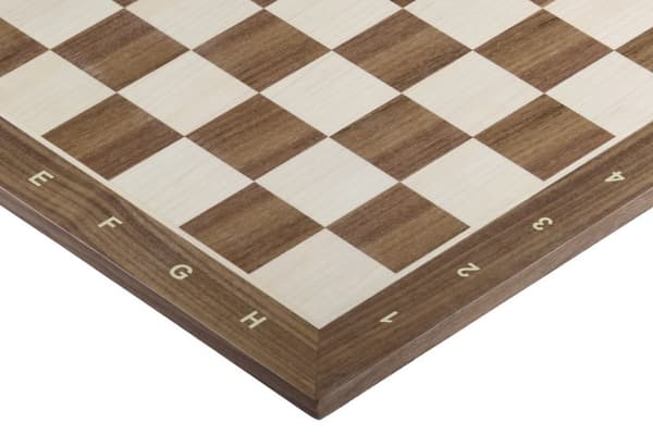 Shakkilauta nro. 5 (kuvauksineen) saksanpähkinä/vaahtera (intarsia)