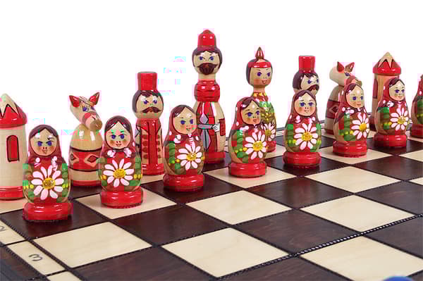GRÖNT BABUSHKA-SCHACK (42x42cm)