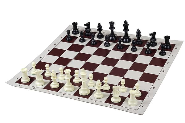 Schackspel - plastfigurer DCP03G (kung 96 mm) + rullat schackbräde med ett fält på 57 mm