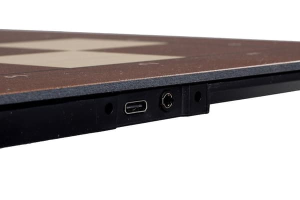 DGT SMART BOARD elektroninen shakkilauta kuvauksineen