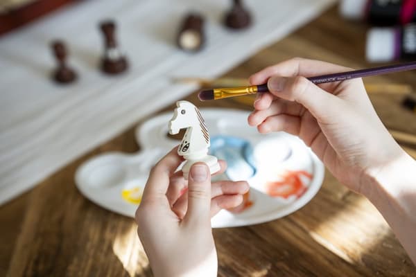 Rå skakfigurer nr. 5 til selvmaling - DIY kunstnerisk skak