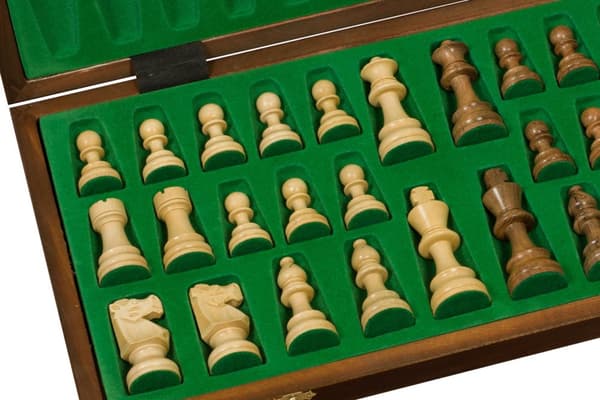 Fransk skak i træ 3,75 tommer (58 mm kvadratisk)