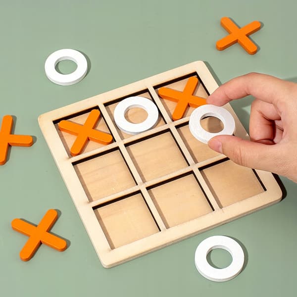 TICKE-TÅ-SPEL för BARN FÄRGGLATT Trä 14x14cm Orange