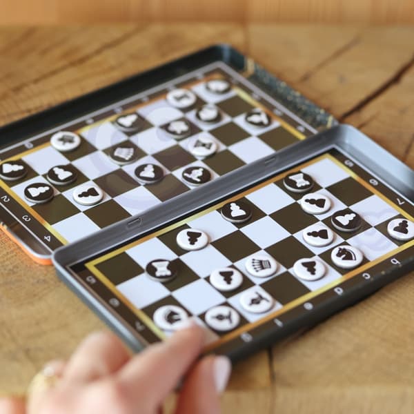 WOOPIE IQ-spel Schack & Dam – Magnetiskt 2-i-1 Resespel i Fickformat