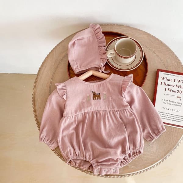 Body med volanger & brodert hjort sett med hatt 7-12 måneder