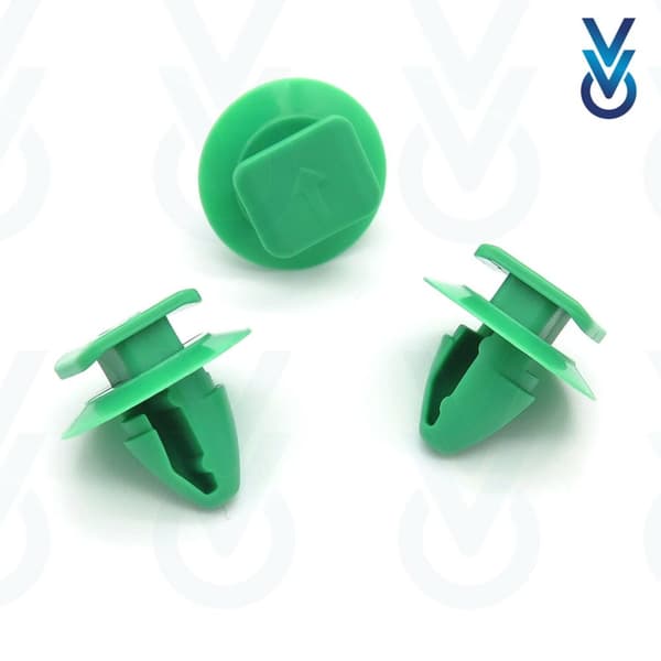 10x Boot Carpet & Interior Lining Clips for some Fiat 500L