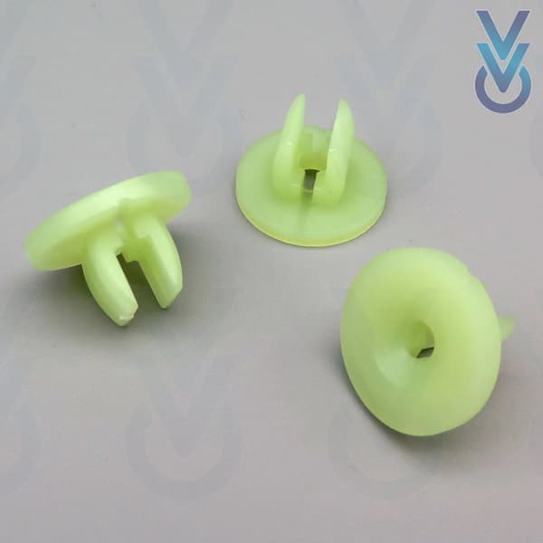 10x Windscreen Cowl / Scuttle Panel Clips for some Ford Mondeo