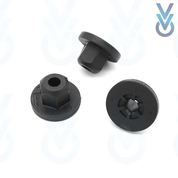 10x Windscreen Cowl / Scuttle Panel Clips for some Mini Vehicles