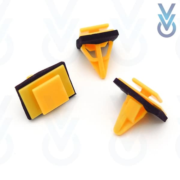 10x Tailgate Exterior Trim Clips for some Kia Sorento