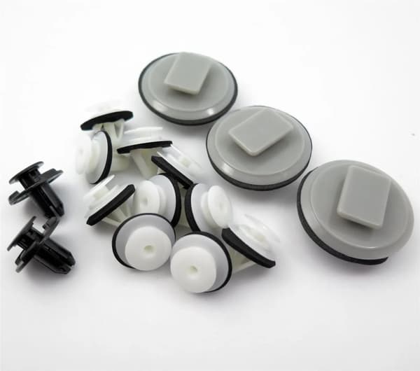 Full Set of Plastic Trim Clip Fittings for One Single Side Skirt