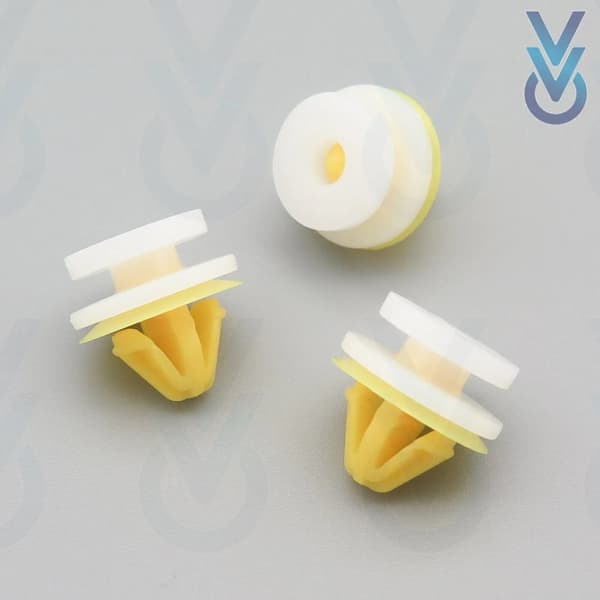 10x Tailgate Lining Clips & Boot Lid Lining Fasteners for some Vauxhall Vivaro