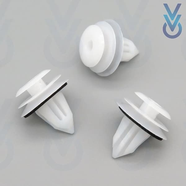 10x Boot Carpet & Interior Lining Clips for some Mitsubishi Pajero / Shogun