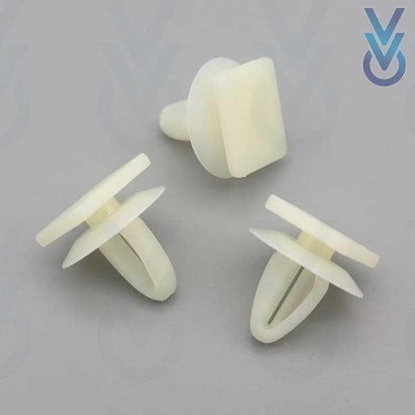 10x Front Grille / Slam Panel Clips for some Mitsubishi Pajero / Shogun