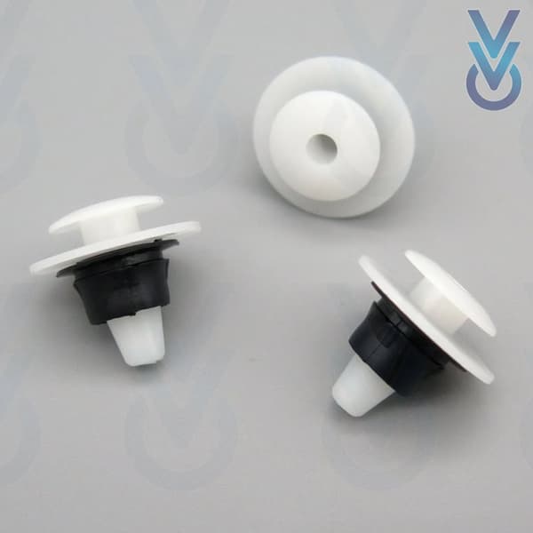 10x Step Trim & Cover Fastener Clips for some Volkswagen