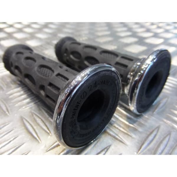 par gummibeläggning styre 22 mm progrip 768 krom och svart motorcykel skoter fyrhjuling ...