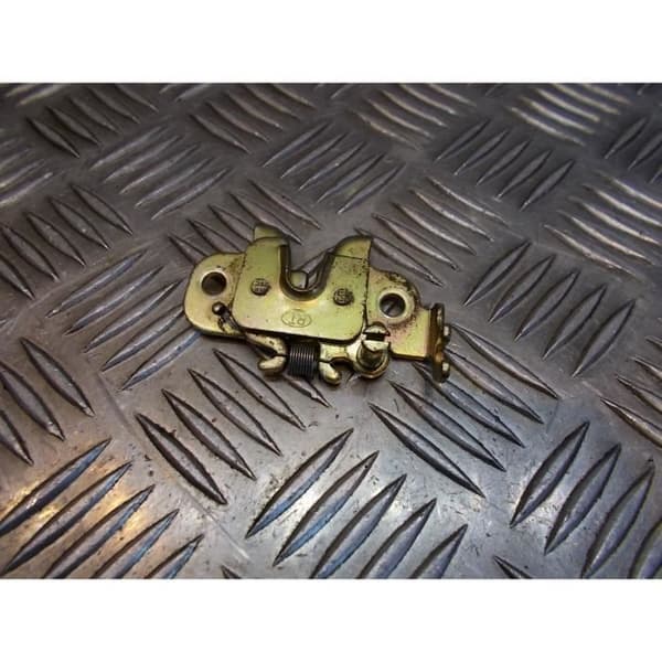 sadelöppningslåsmekanism skoter peugeot 50 kisbee 4 takt- USED